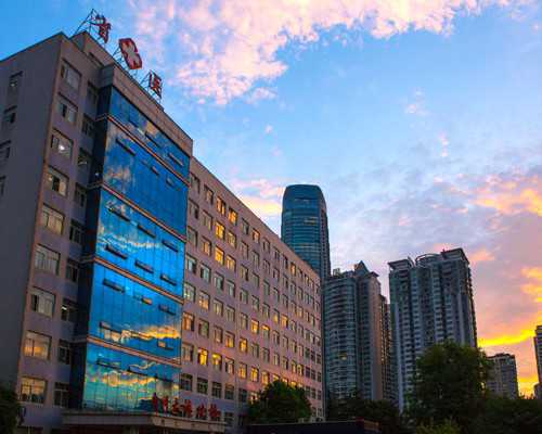 上海世纪可靠代怀孕卵巢囊肿的治疗方法主要有