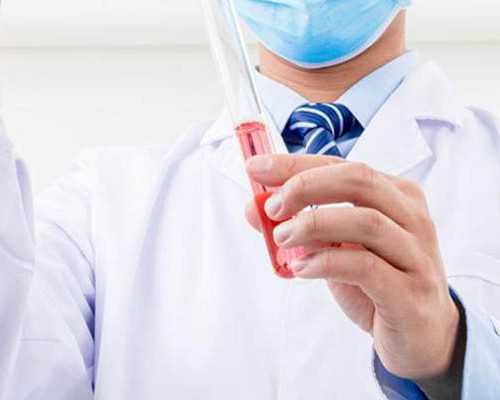 离婚两月带儿子去医院看病，偶遇前夫陪一个6个