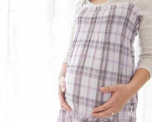 怀孕8个月，医生说孩子腿有点短，孕妈妈担心长不高，婆婆却笑了